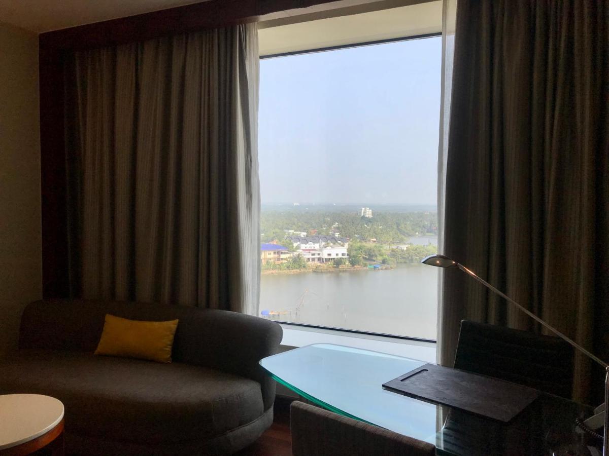होटल Crowne Plaza By Ihg Kochi