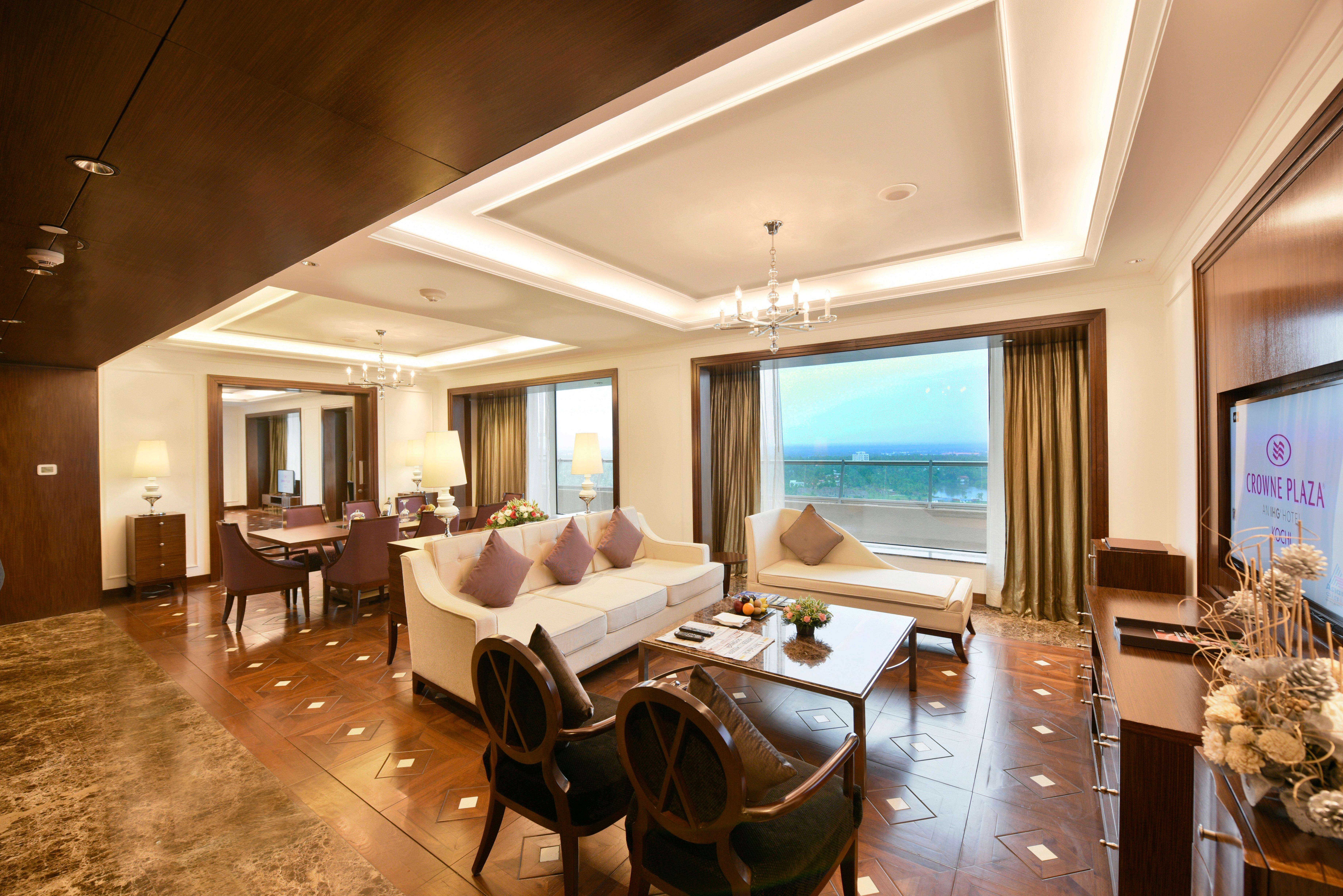 Crowne Plaza By Ihg होटल 5*