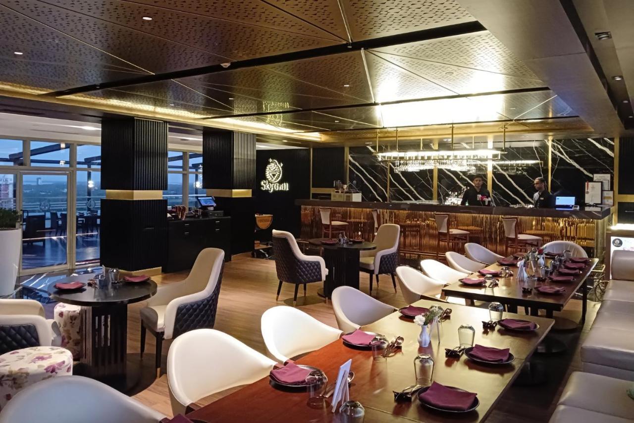 Crowne Plaza By Ihg होटल