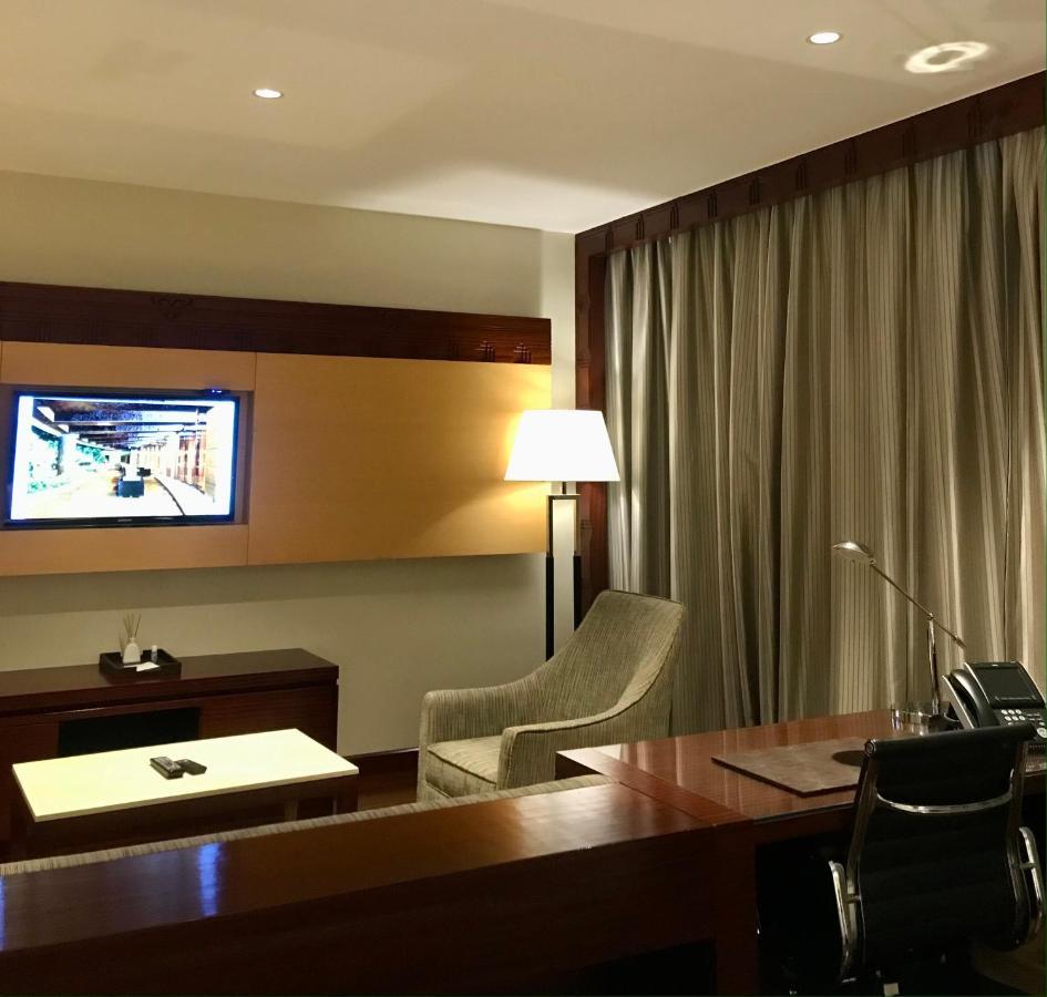 होटल Crowne Plaza By Ihg 5*