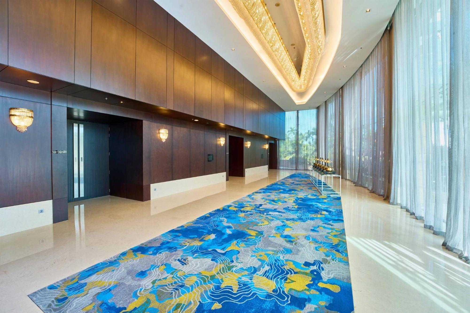 Crowne Plaza By Ihg होटल 5*